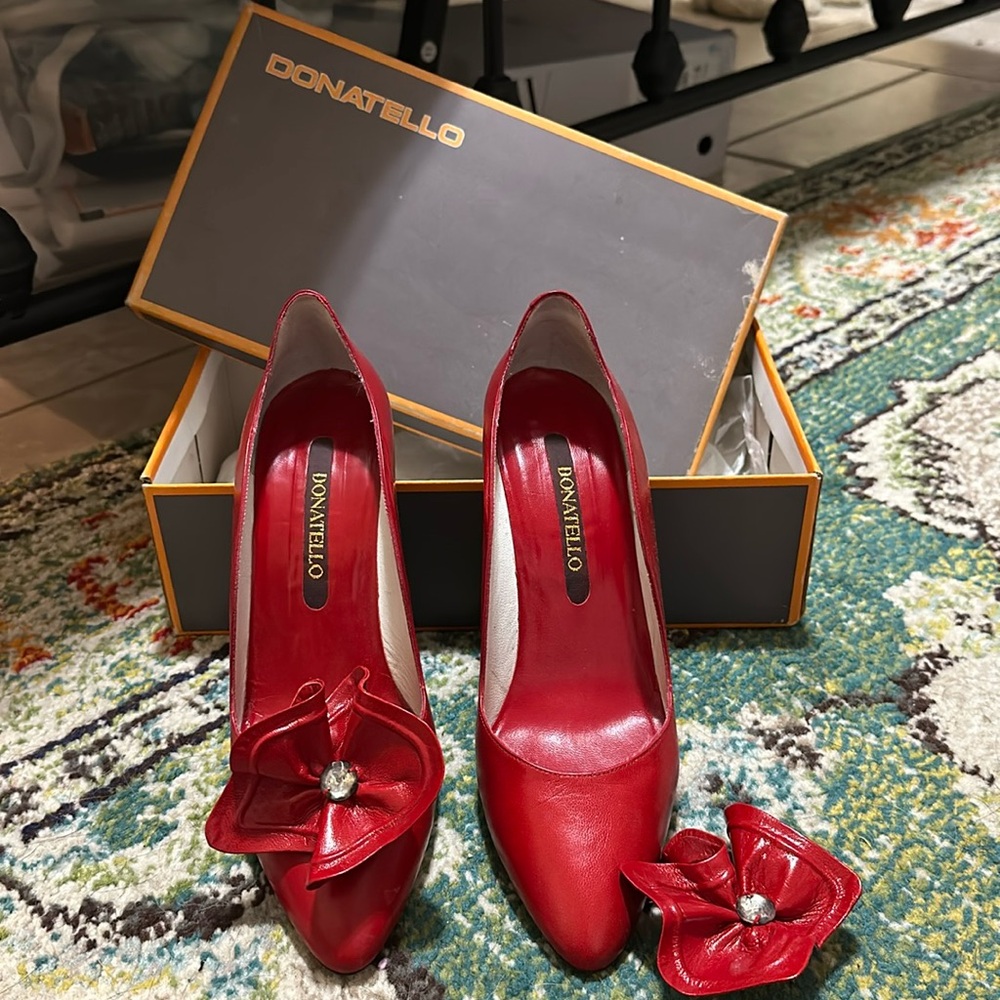 Vintage Red Donatellos Heels